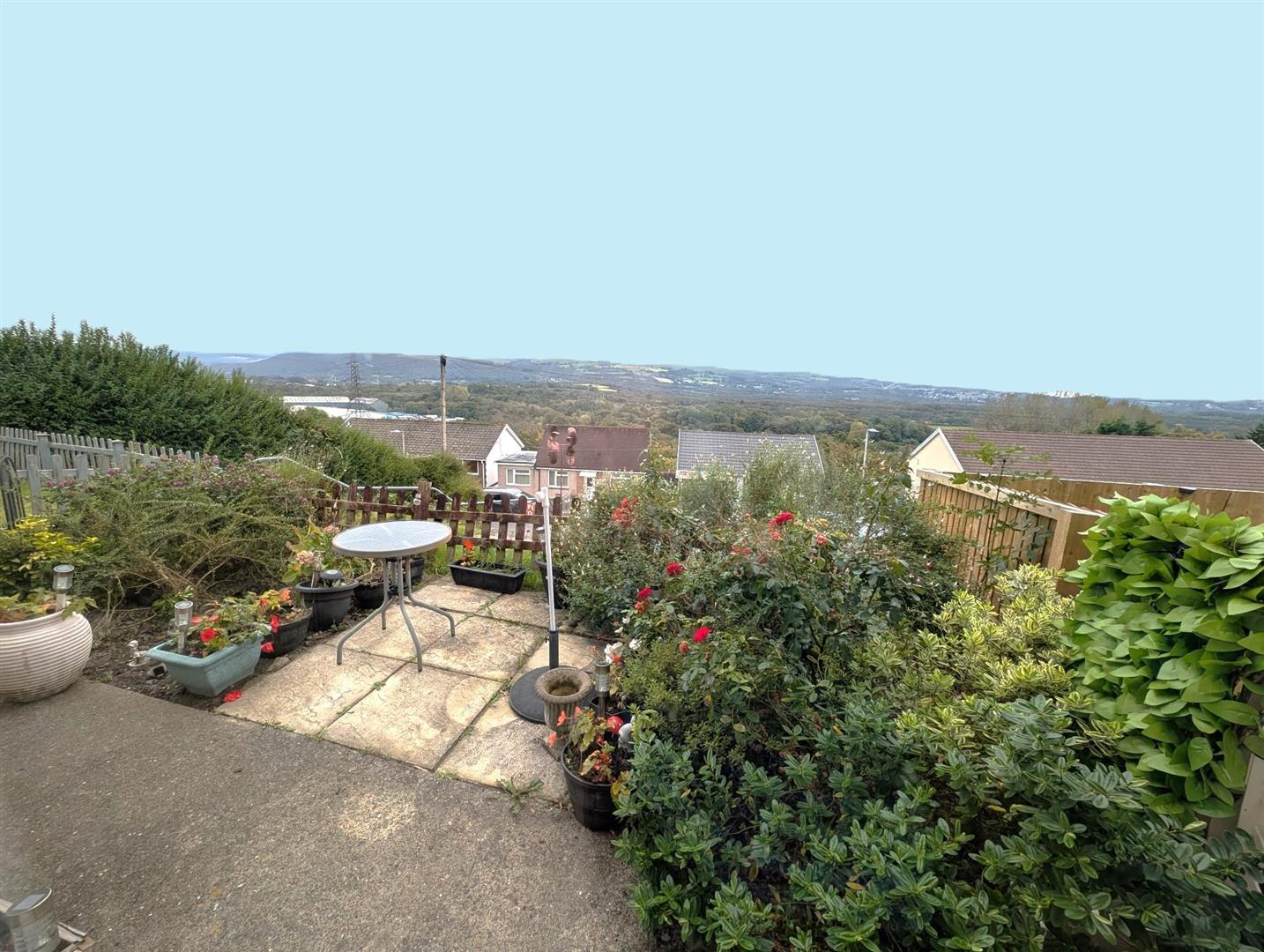 Bwllfa Road, Ynystawe, Swansea, SA6 5AL